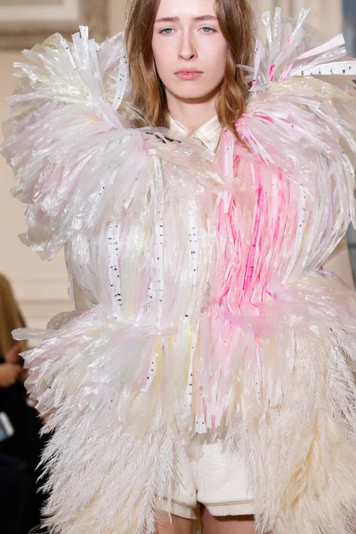 Look 24